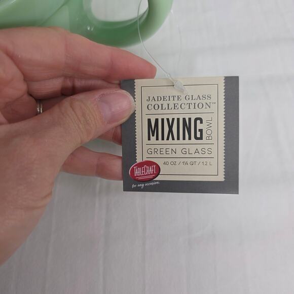 Jadeite Glass Collection Green Glass Mixing Bowl With Handle  1.25 QT - Chipped - Picture 11 of 12